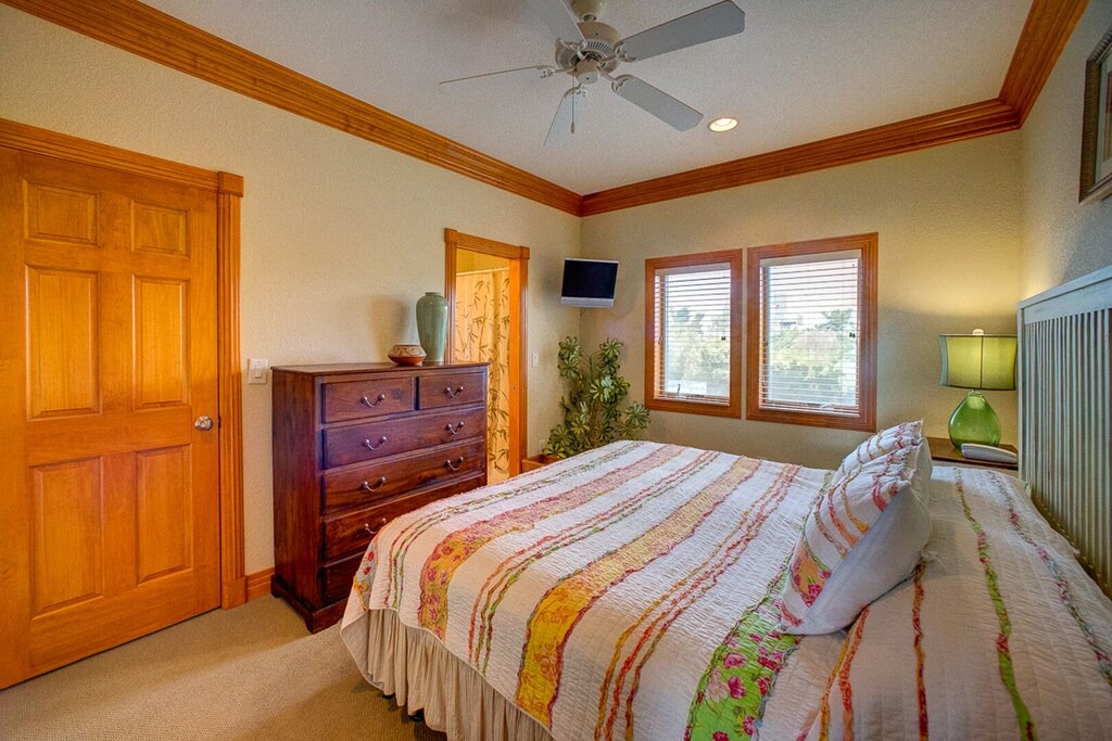 Photo of Bedroom in Wind Over Waves