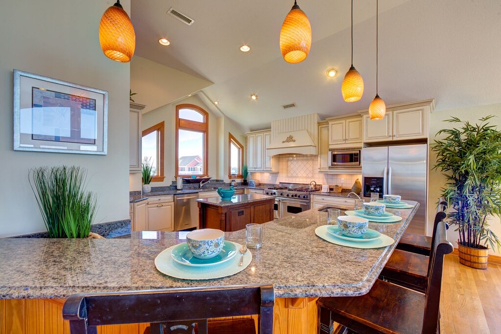 Photo of Livingroom in Wind Over Waves