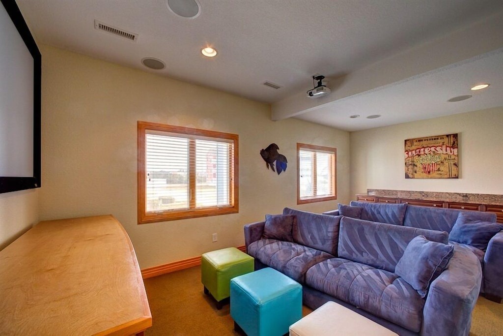 Photo of Livingroom in Wind Over Waves
