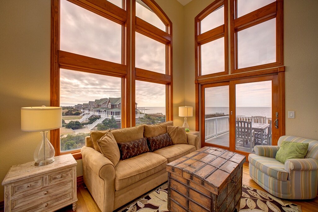 Photo of Livingroom in Wind Over Waves