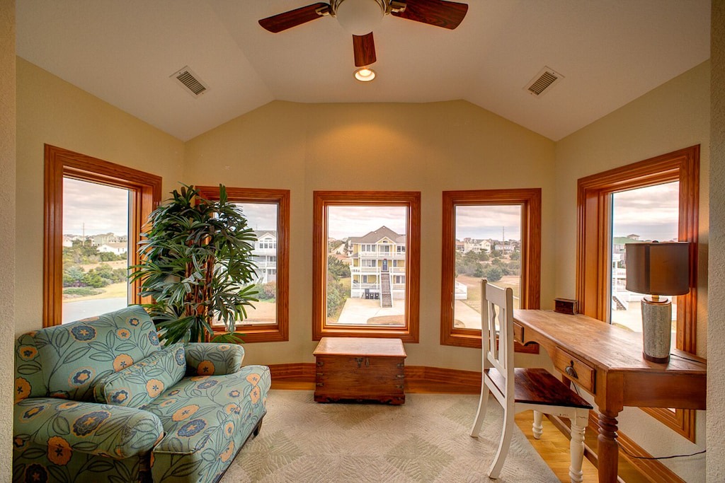 Photo of Livingroom in Wind Over Waves