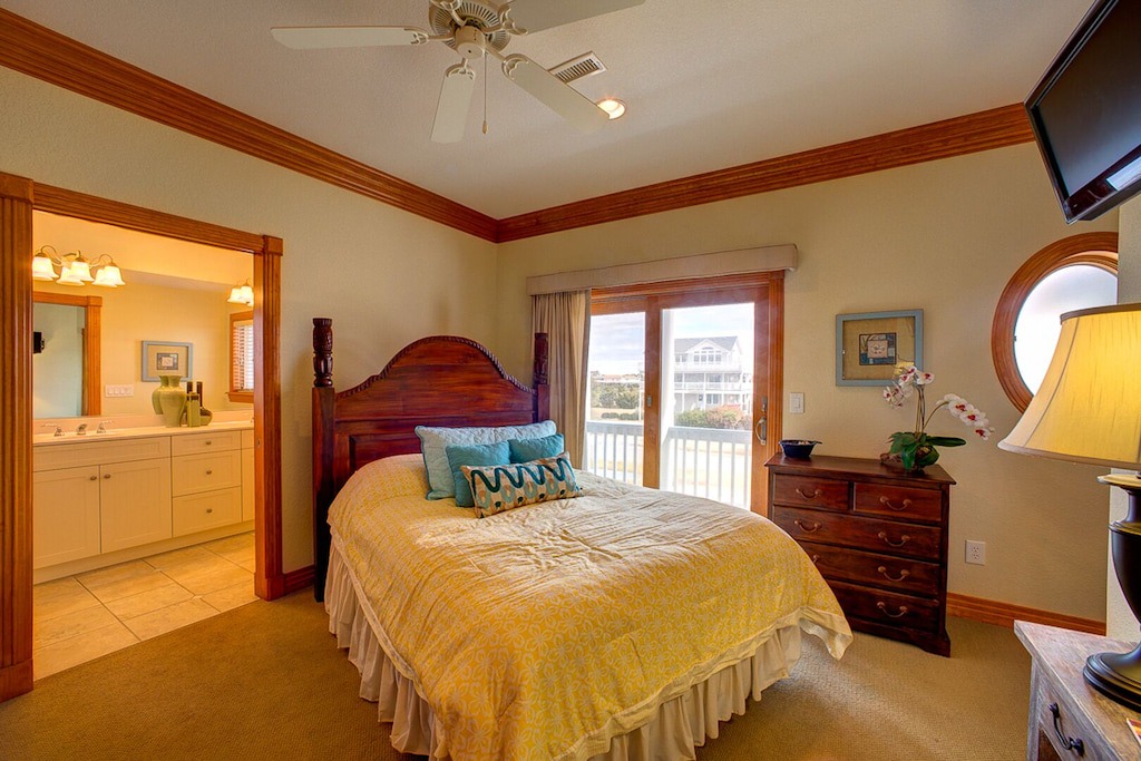 Photo of Bedroom in Wind Over Waves