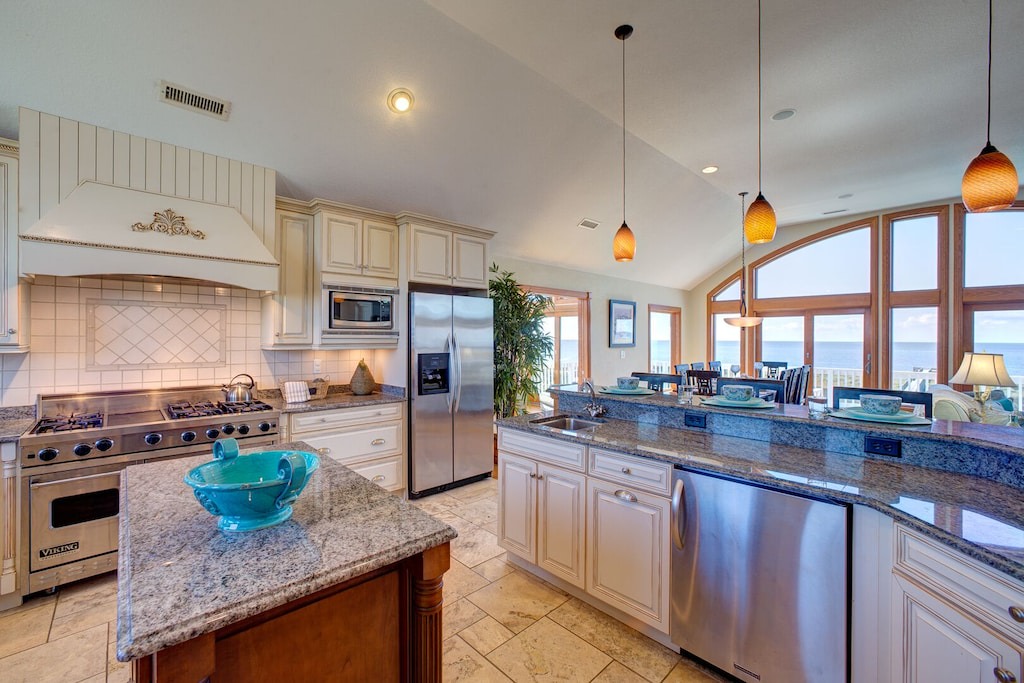 Photo of Kitchen in Wind Over Waves