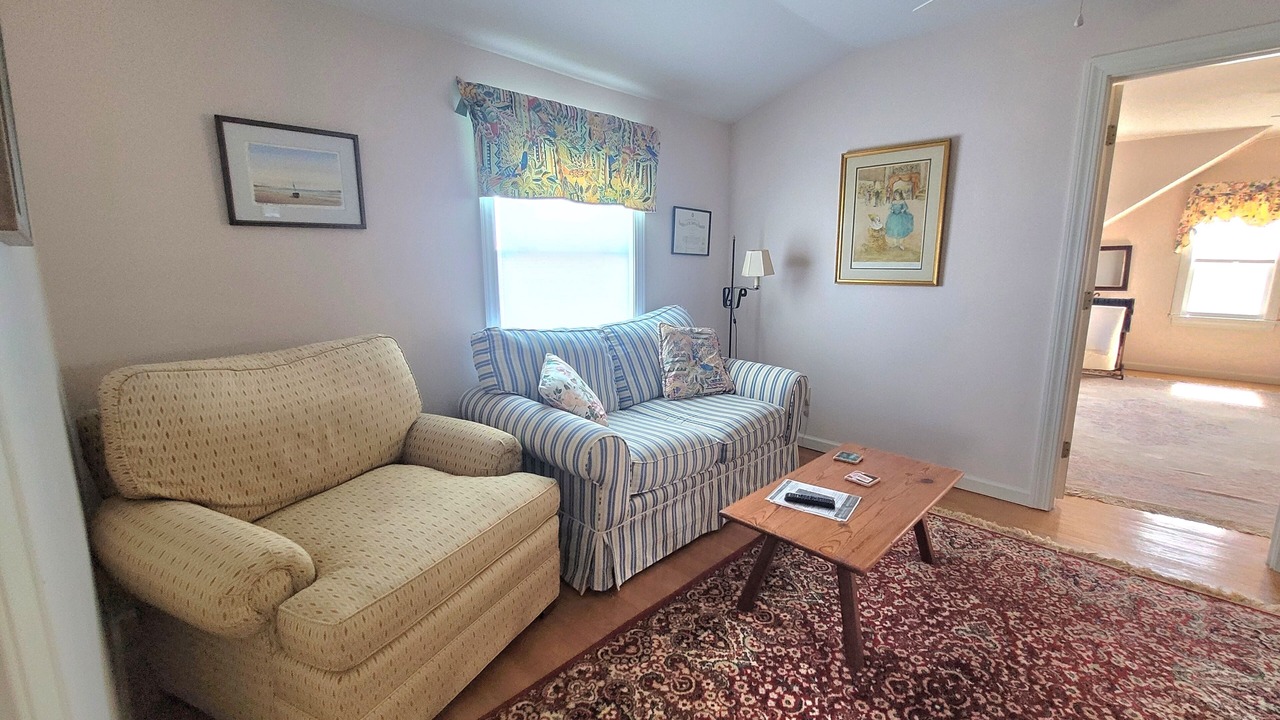 Photo of Livingroom in Oriental