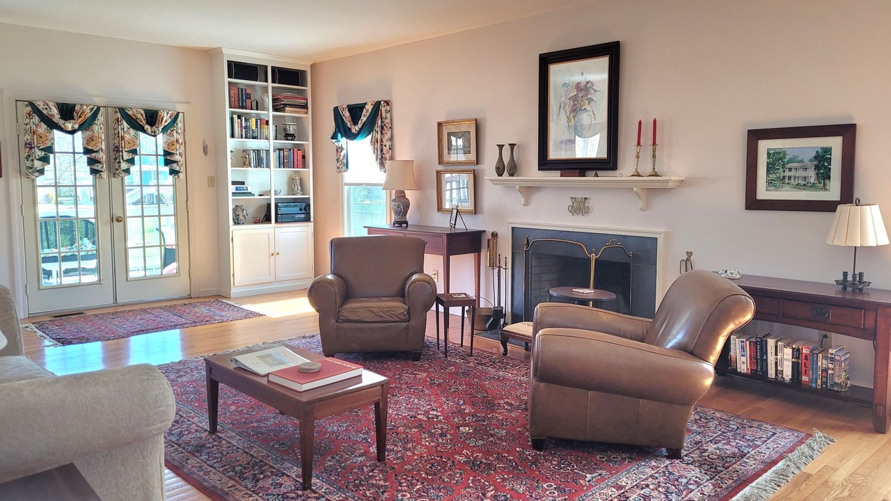 Photo of Livingroom in Oriental