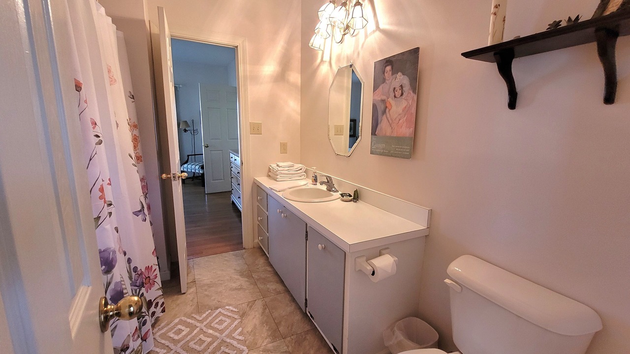 Photo of Bathroom in Oriental