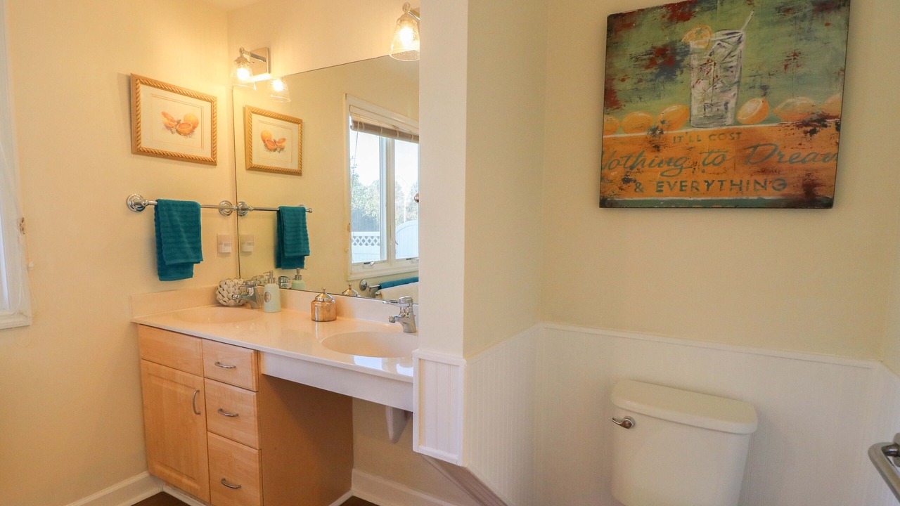 Photo of Bathroom in Emerald Isle