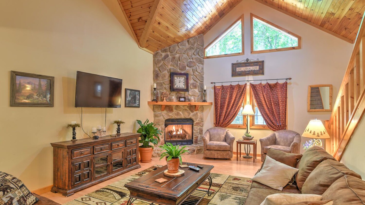 Photo of Livingroom in Sheepback Mountain Estates
