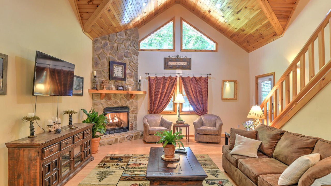 Photo of Livingroom in Sheepback Mountain Estates