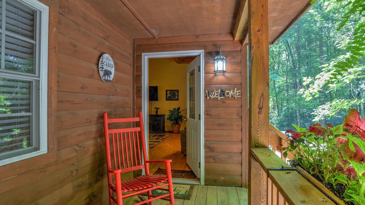 Photo of Patio Balcony in Sheepback Mountain Estates