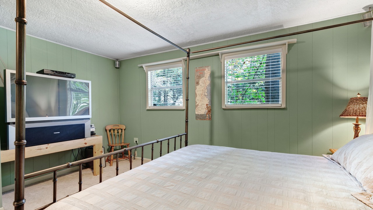 Photo of Bedroom in Sylva