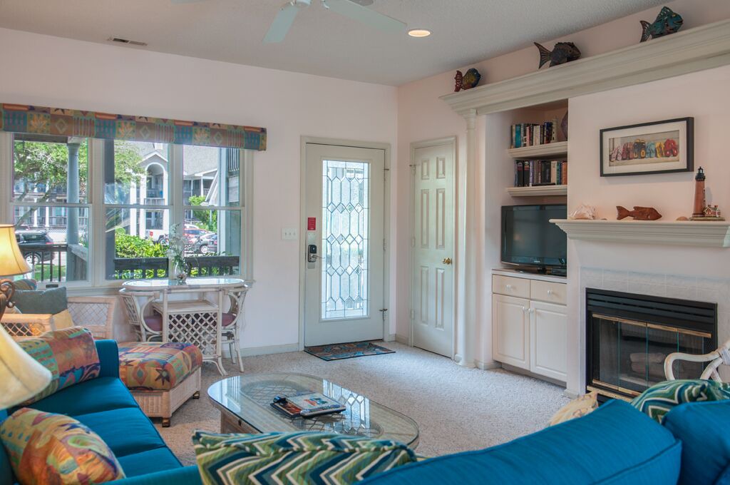 Photo of Livingroom in Corolla Light