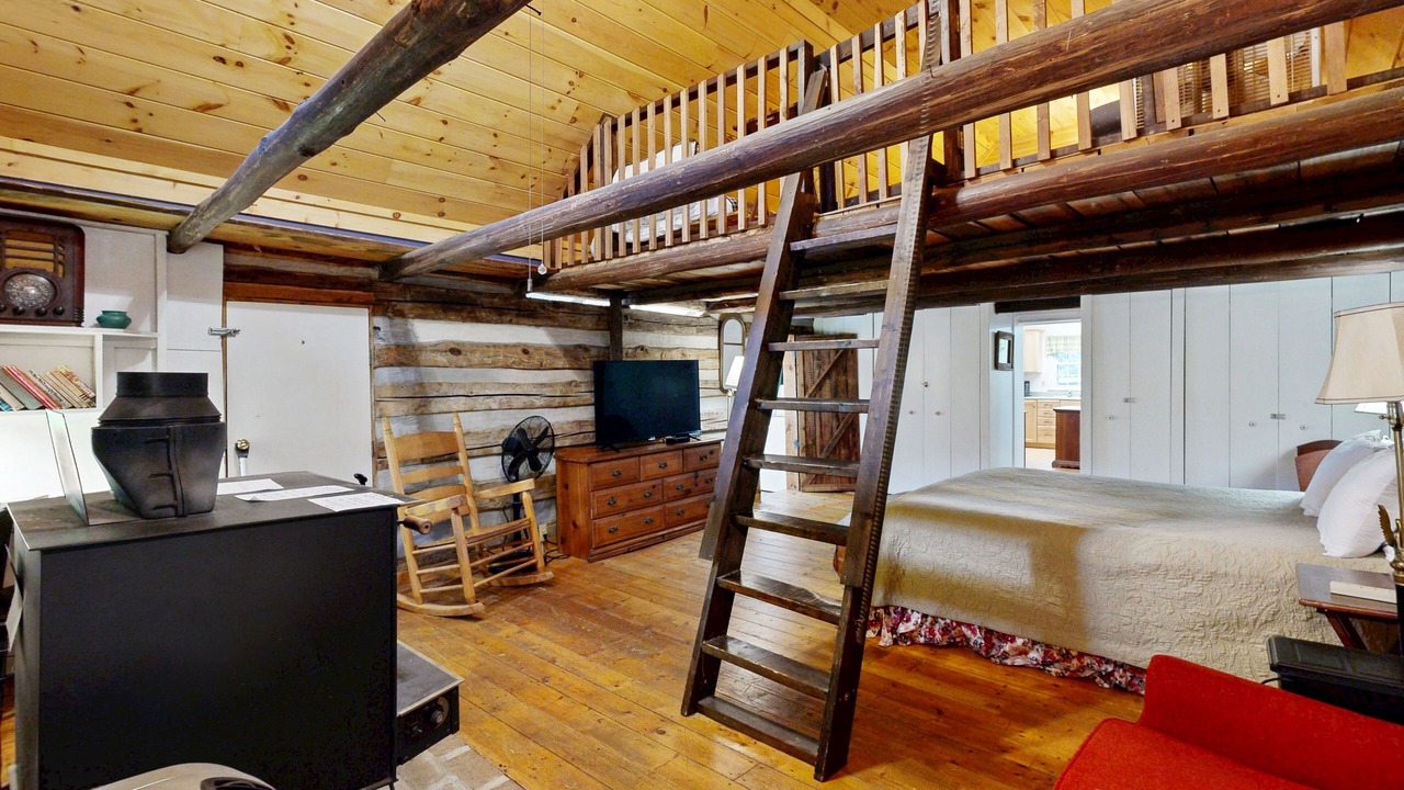 Photo of Bedroom in Sylva