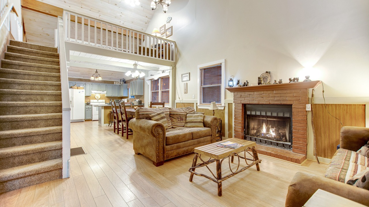 Photo of Livingroom in Cullowhee