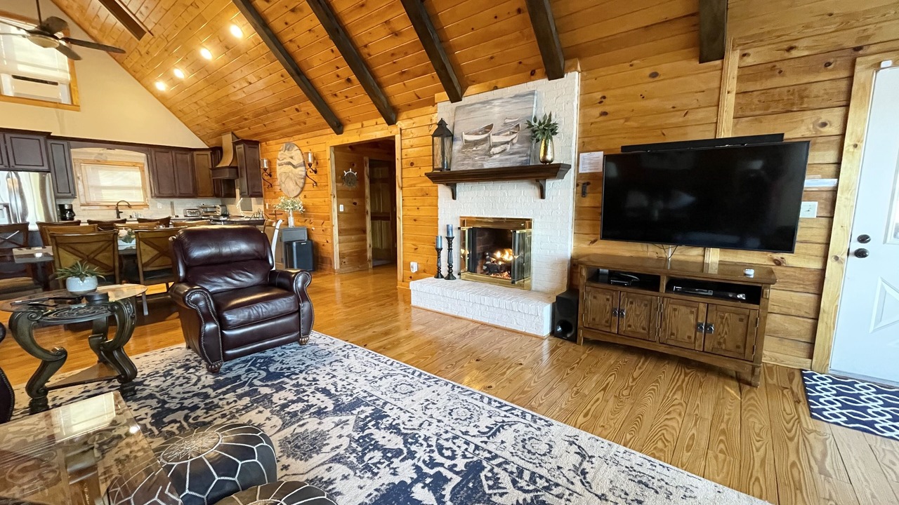 Photo of Livingroom in Old Bridge Point