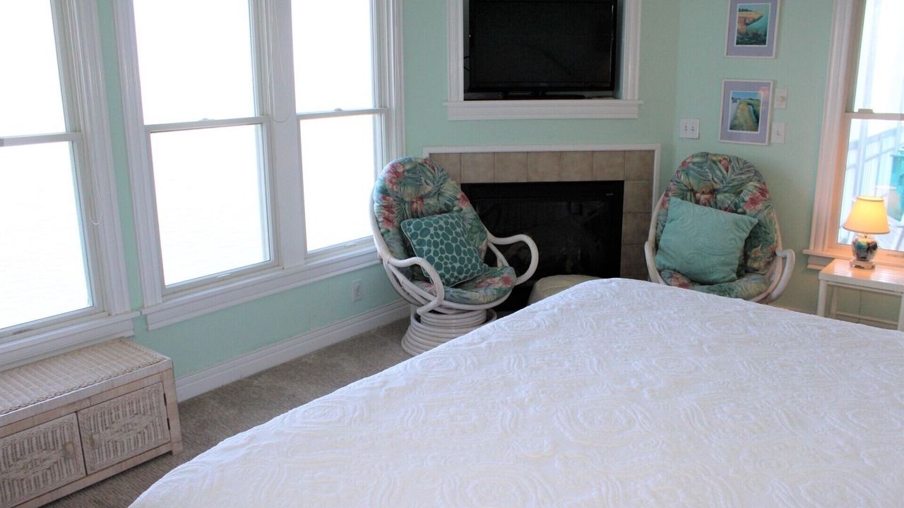 Photo of Bedroom in Manteo