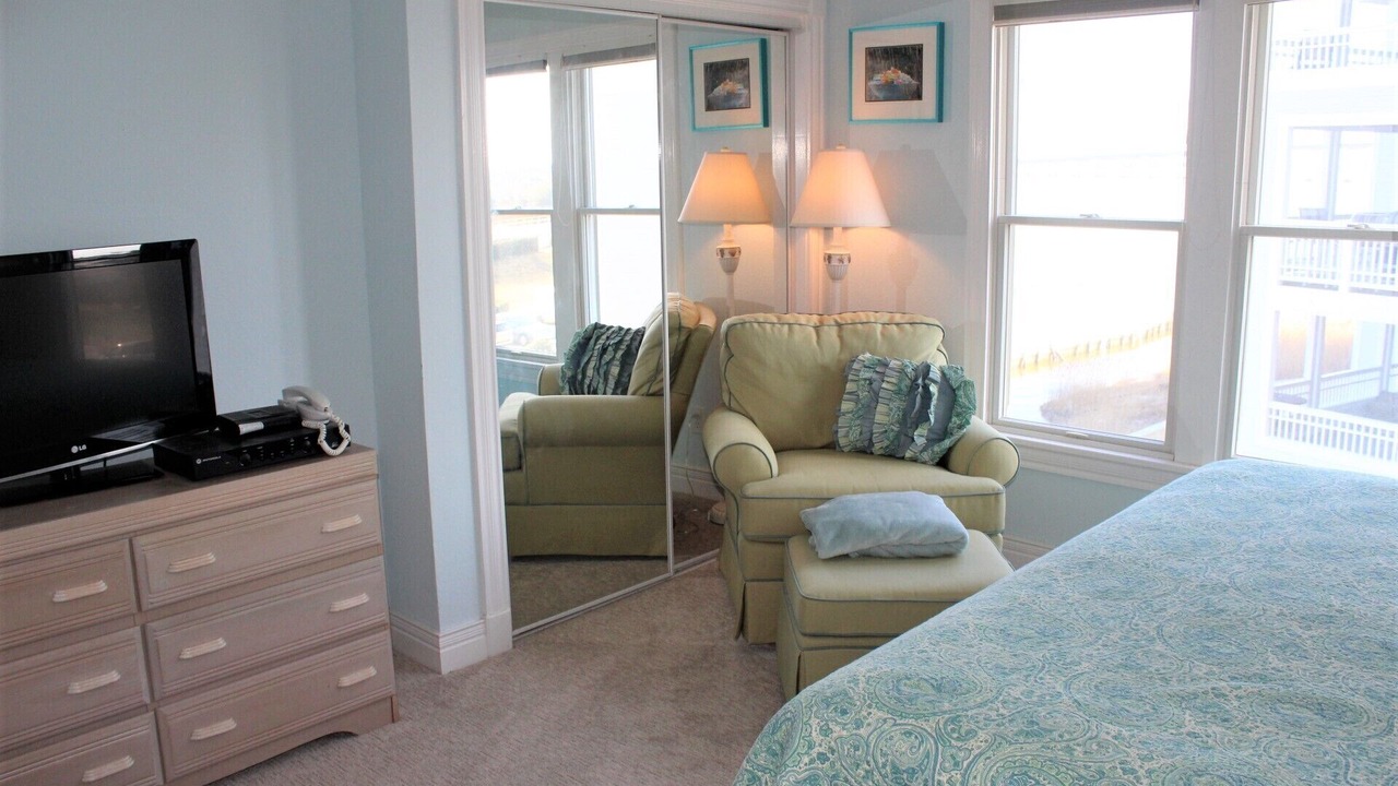 Photo of Bedroom in Manteo