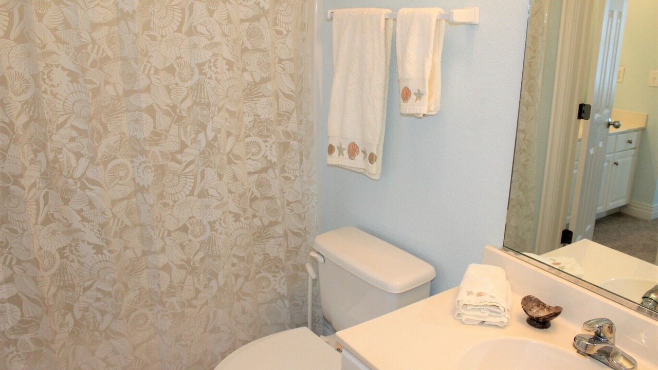 Photo of Bathroom in Manteo