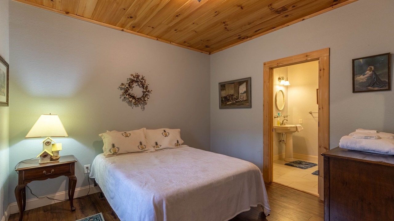 Photo of Bedroom in Elk Park