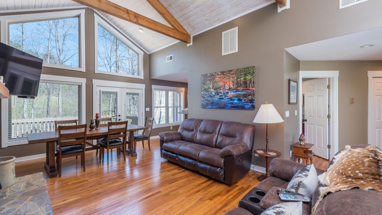 Photo of Livingroom in Old Fort