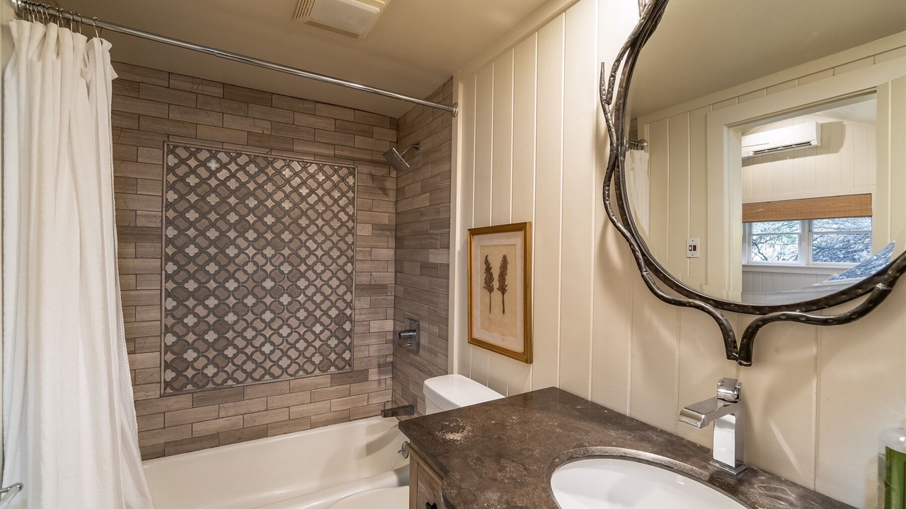Photo of Bathroom in Highlands