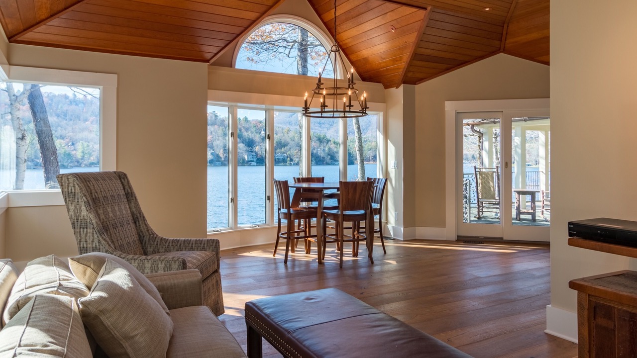 Photo of Livingroom in Lake Toxaway