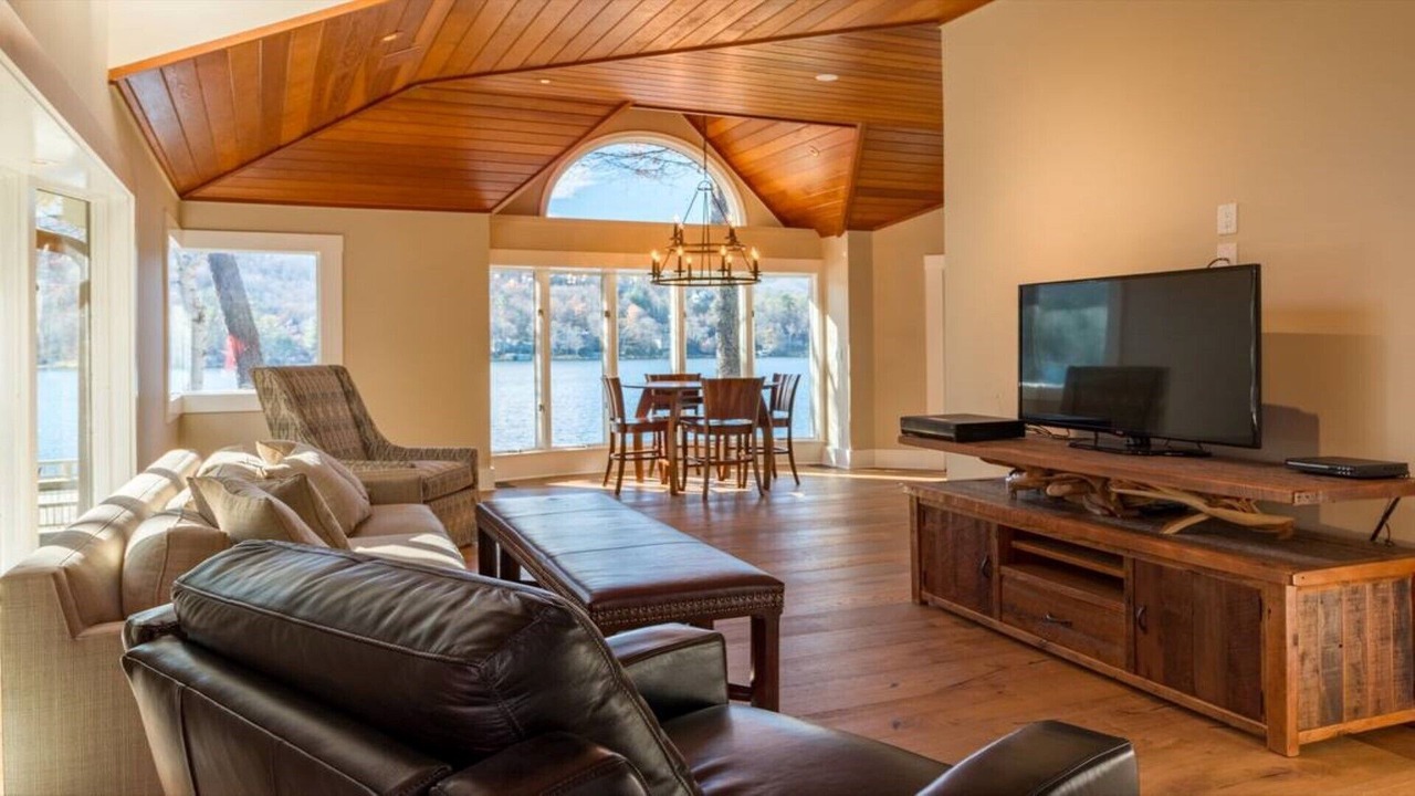 Photo of Livingroom in Lake Toxaway