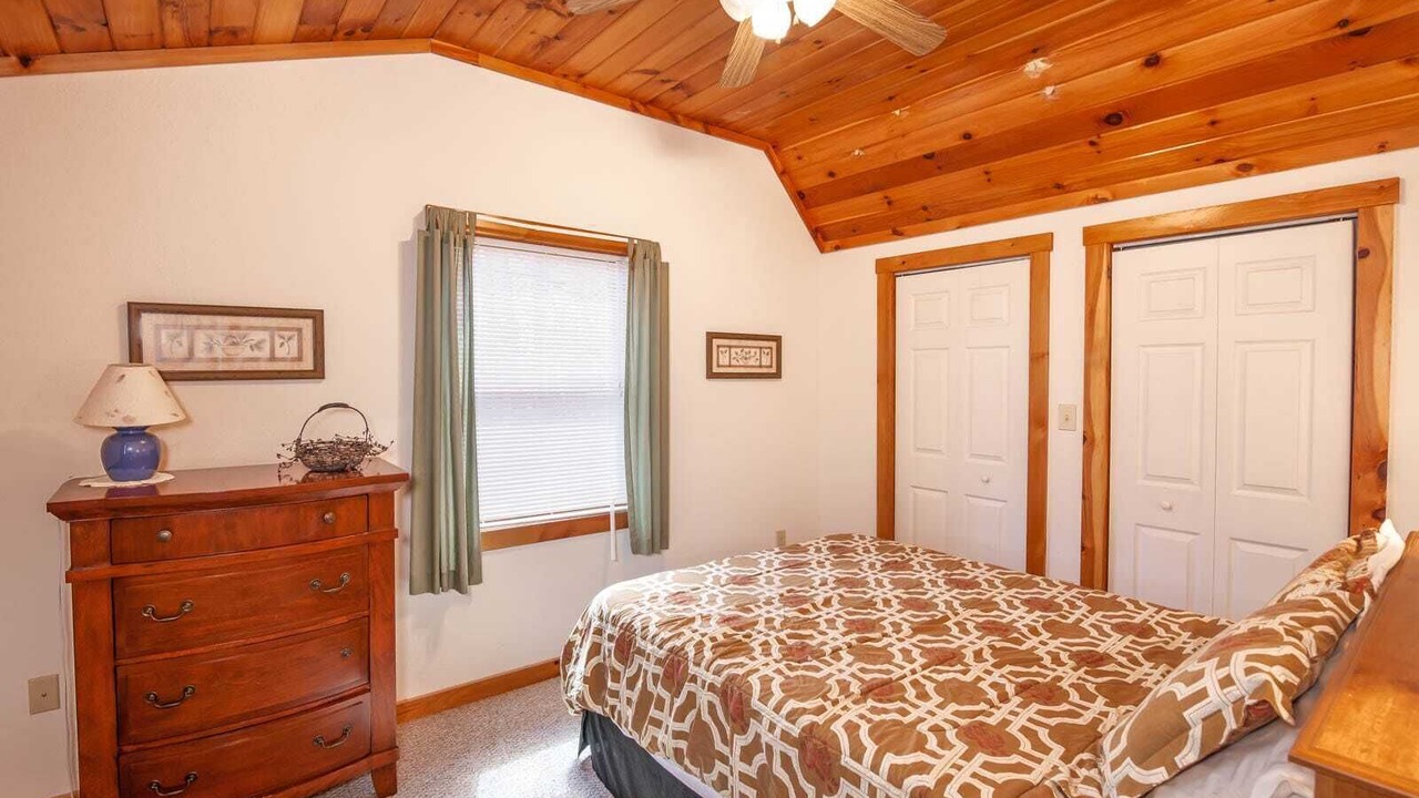 Photo of Bedroom in Todd
