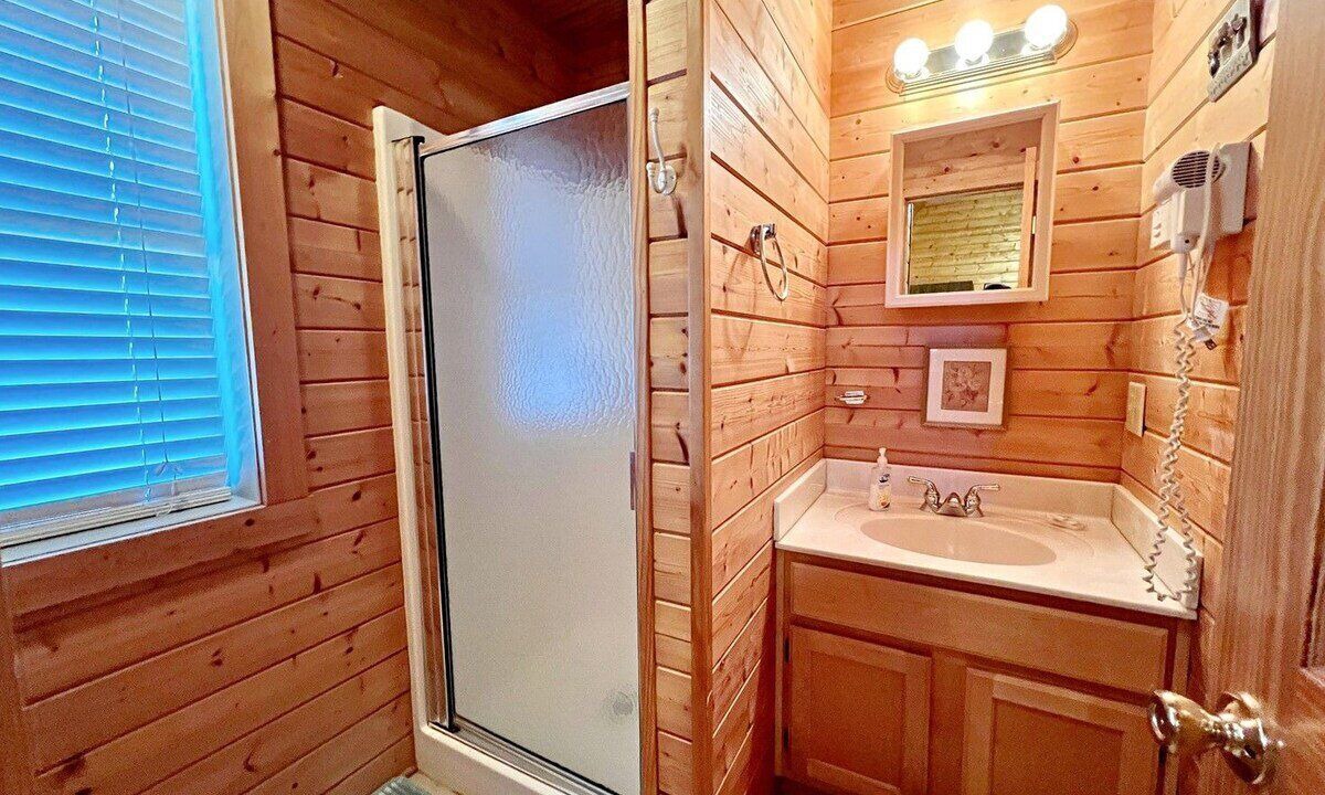 Photo of Bathroom in Laurel Springs