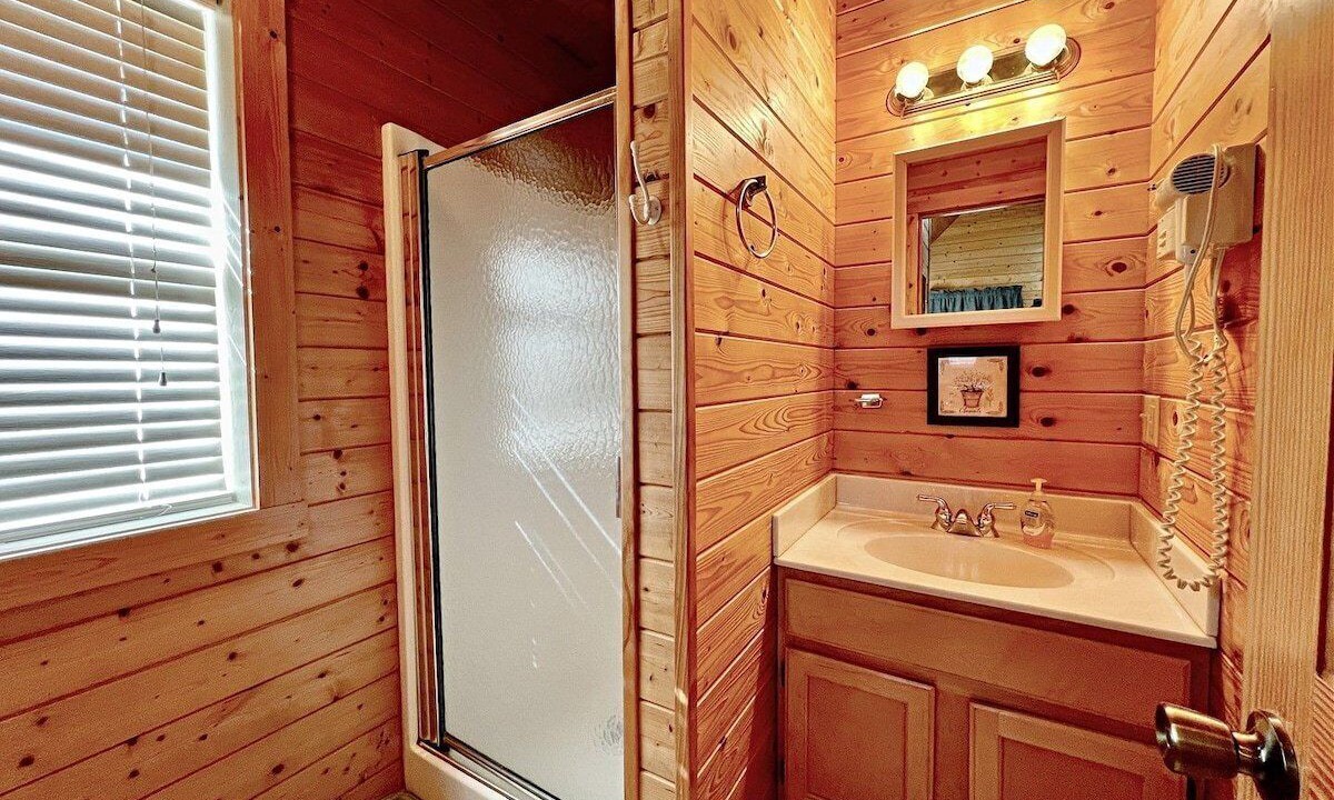 Photo of Bathroom in Laurel Springs