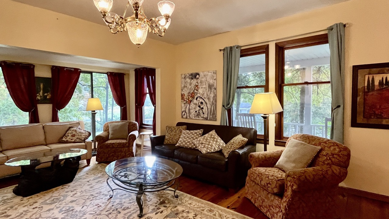 Photo of Livingroom in Swannanoa