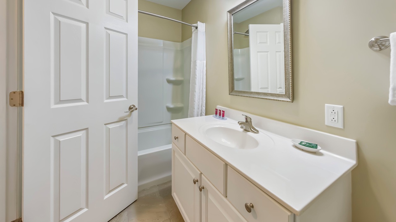 Photo of Bathroom in Fairfield Harbour