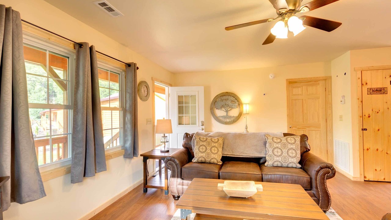 Photo of Livingroom in Cherokee