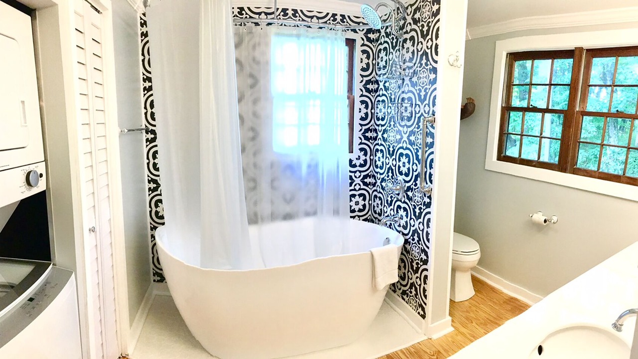 Photo of Bathroom in Maggie Valley