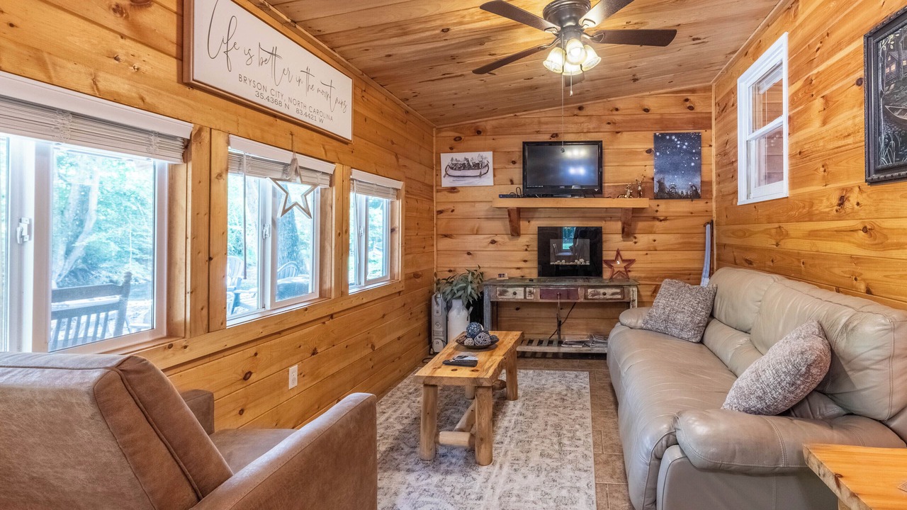 Photo of Livingroom in Bryson City