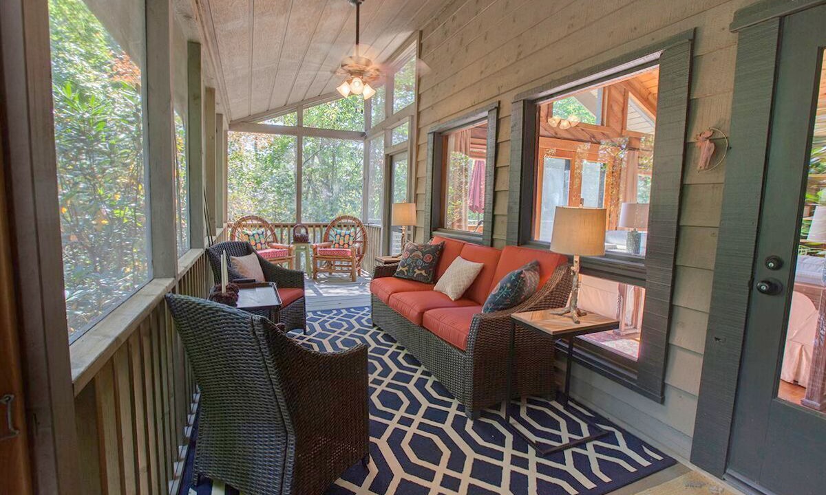 Photo of Livingroom in Highlands Hills