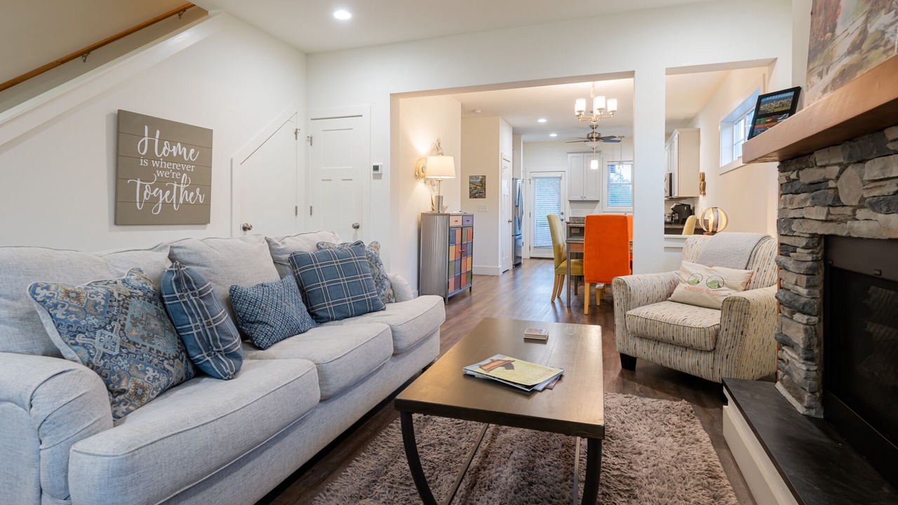 Photo of Livingroom in Fairview