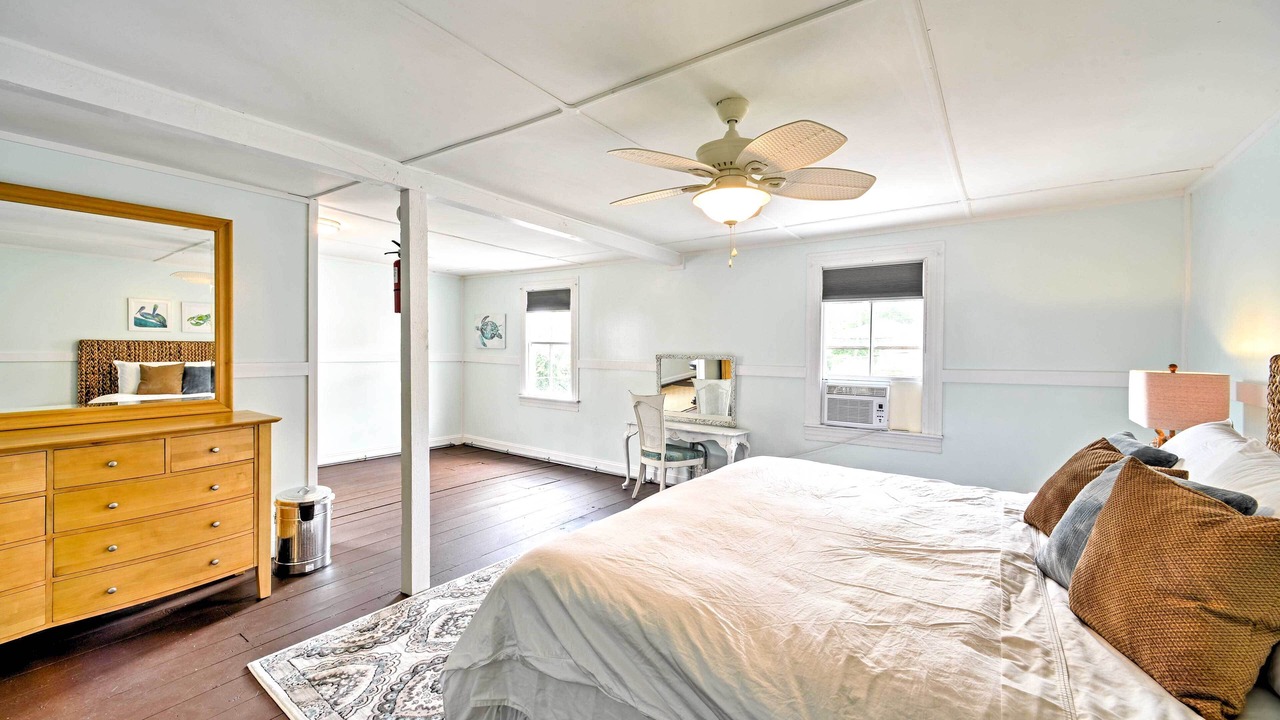Photo of Bedroom in Swansboro