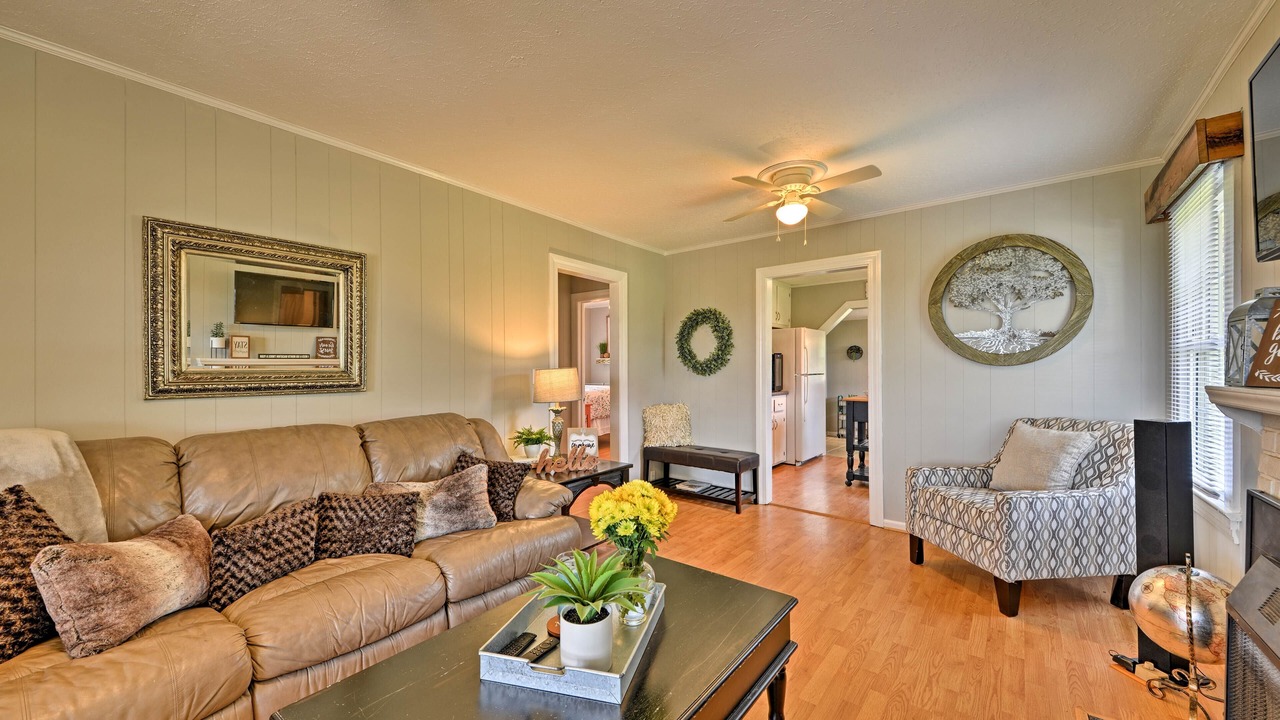 Photo of Livingroom in Elkin