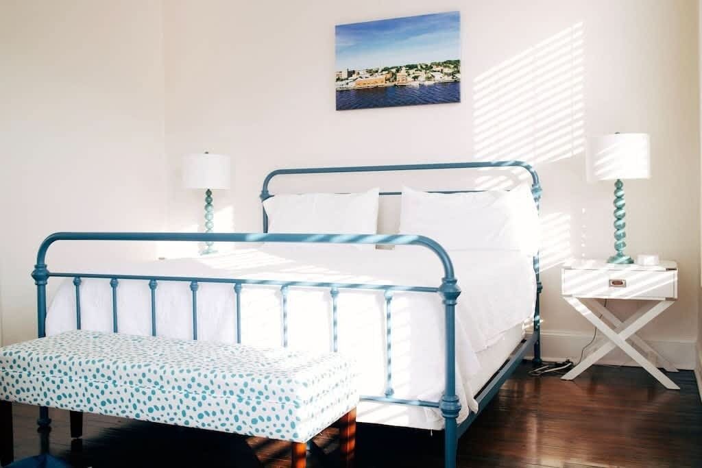 Photo of Bedroom in Wilmington Historic District