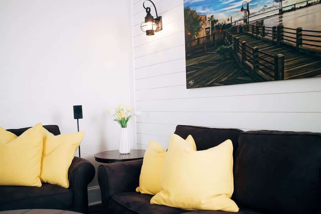 Photo of Livingroom in Wilmington Historic District