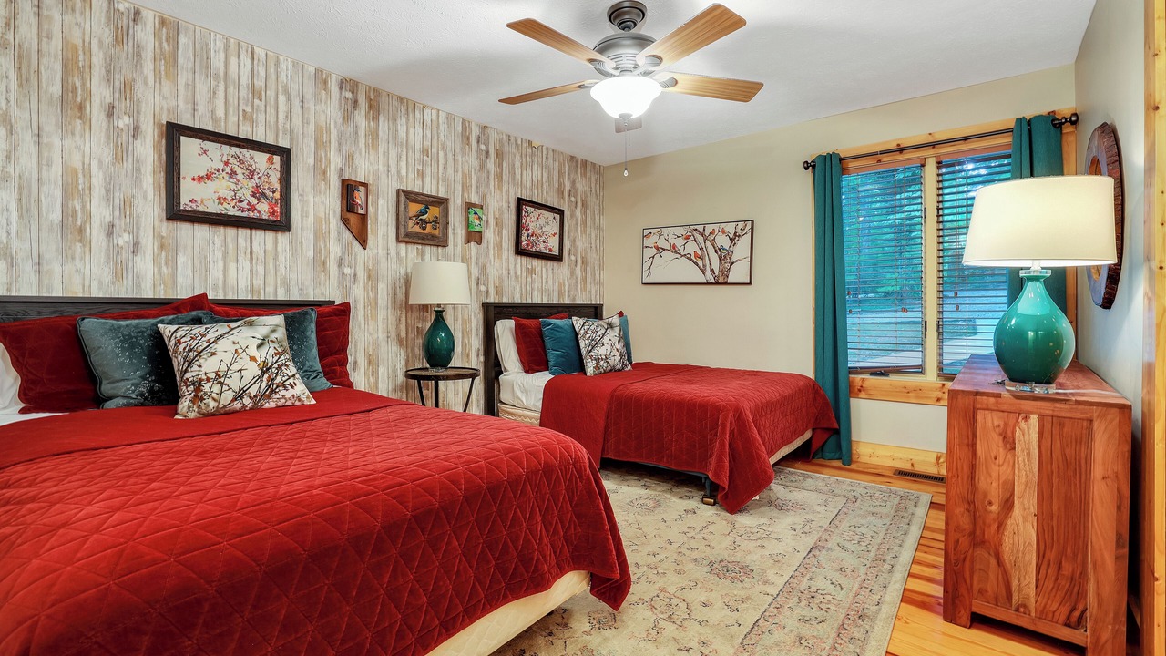 Photo of Bedroom in Saluda