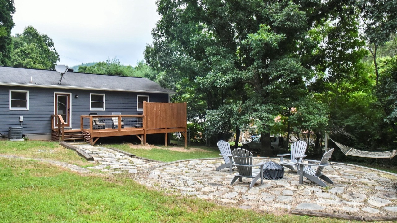 Photo of Outdoor in Black Mountain