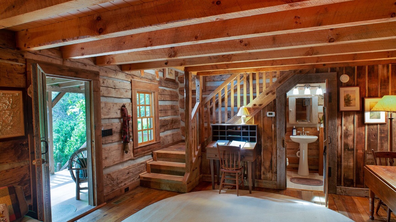 Photo of Bedroom in Pisgah Forest