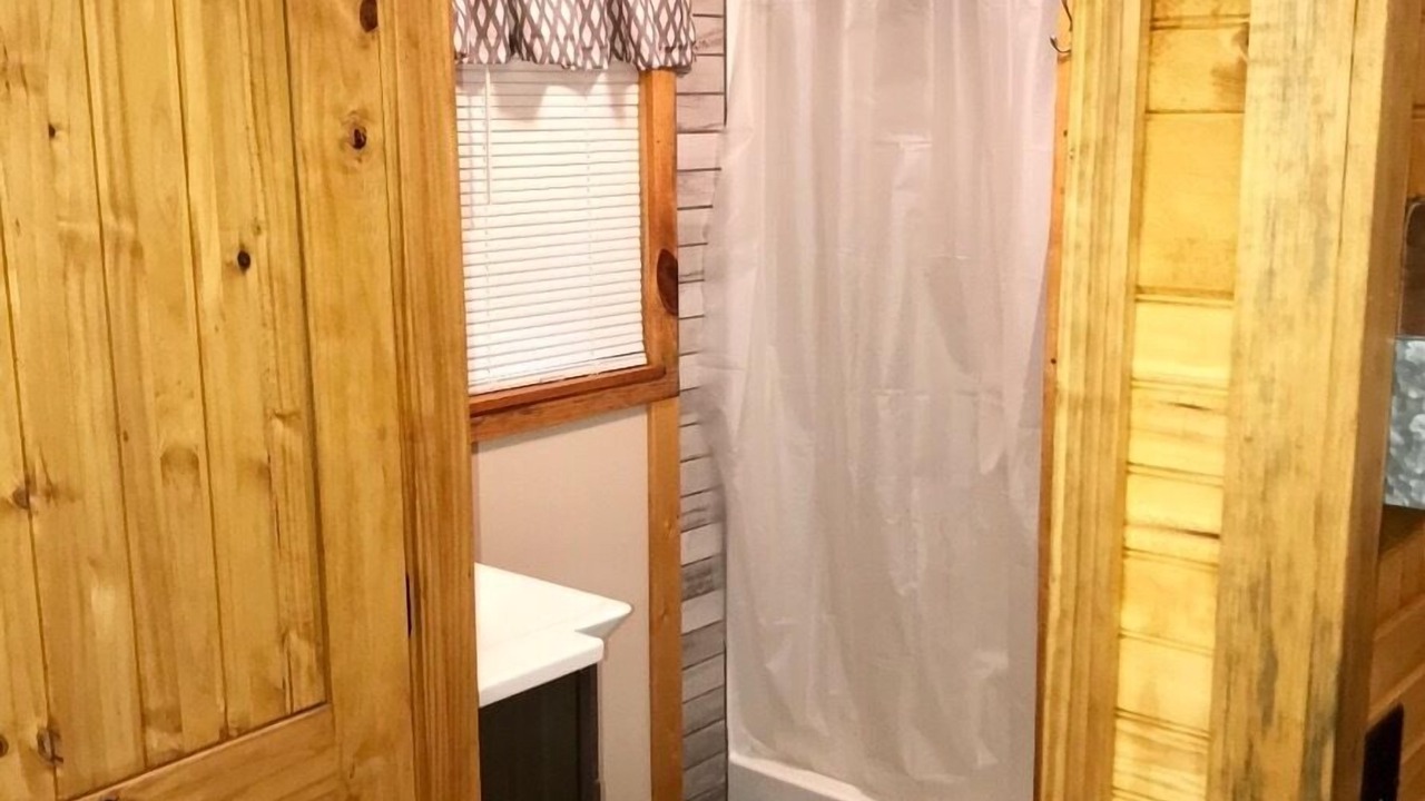 Photo of Bathroom in Unaka