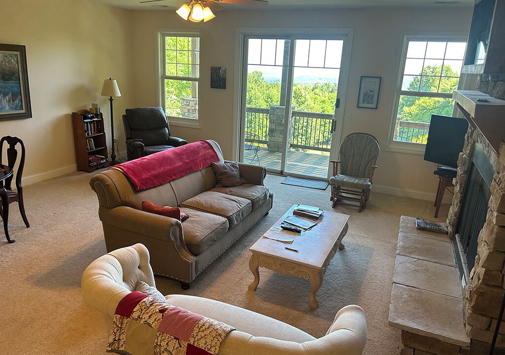 Photo of Livingroom in Laurel Park