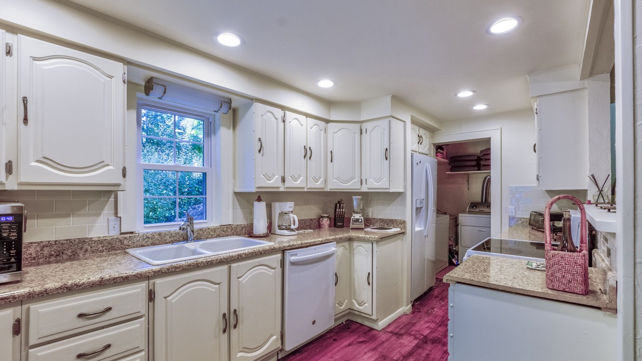 Photo of Kitchen in Mirror Lake