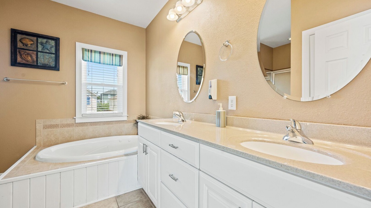 Photo of Bathroom in Colington