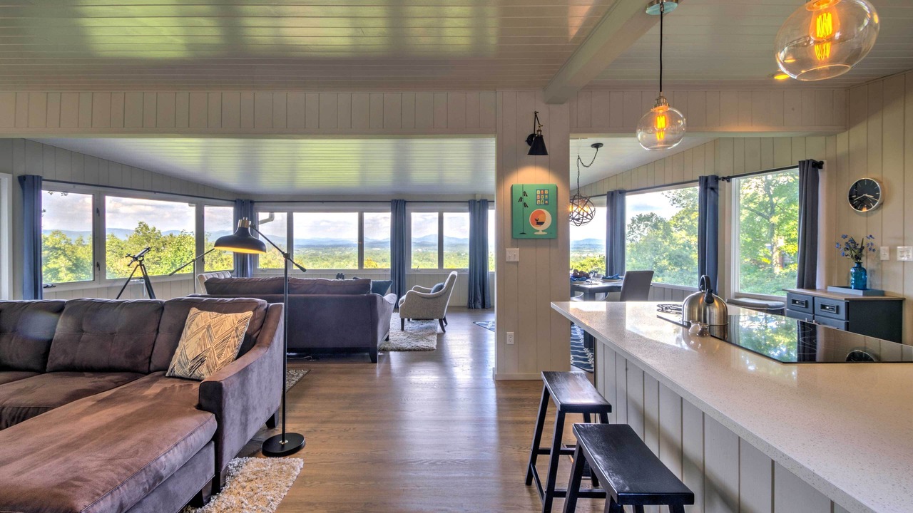 Photo of Livingroom in Laurel Park