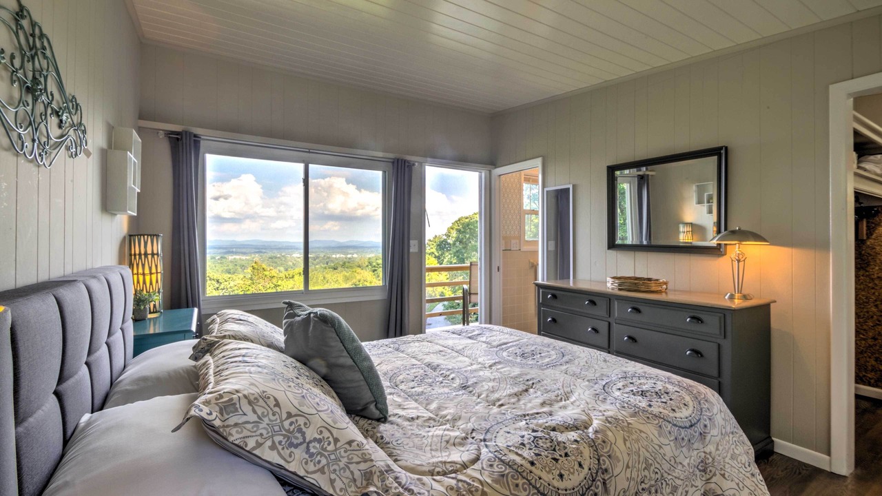 Photo of Bedroom in Laurel Park